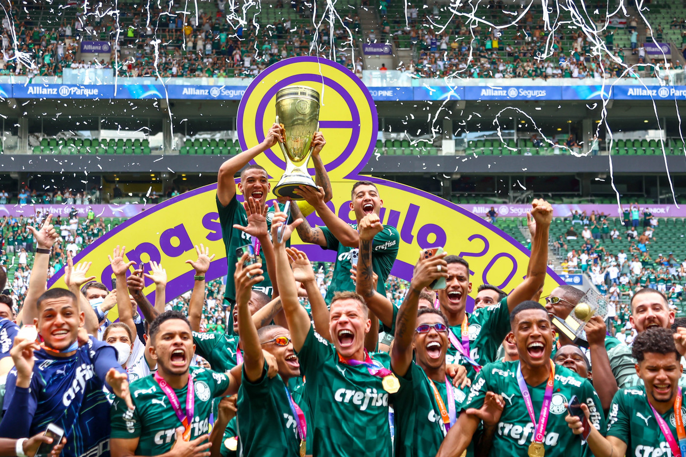 Palmeiras comemorando título da Copinha