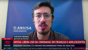 Gerente-geral da Anvisa, Gustavo Mendes, em entrevista ao Jornal da Manhã