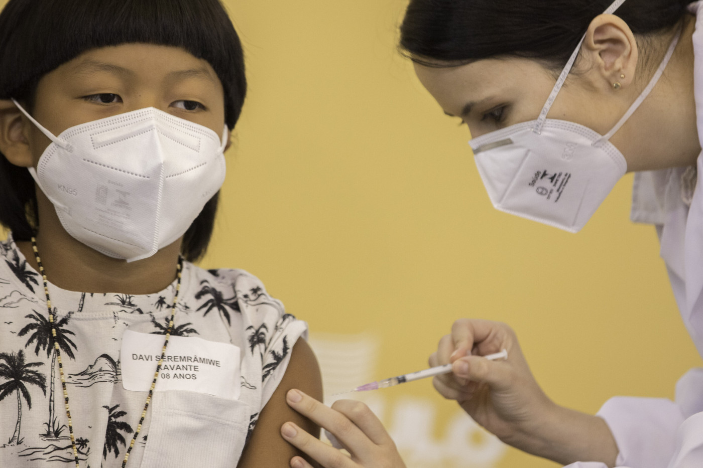 Davi Xavante, de oito anos, foi a primeira criança ser vacinada contra a Covid-19 no Brasil