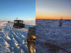 Tratores da Polícia Real de Montana na neve em busca de uma família desaparecida