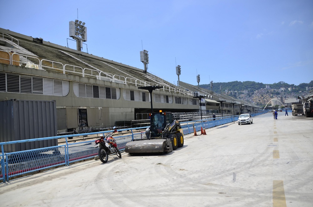 Preparos e reajustes sendo realizados no Sambódromo do Rio de Janeiro
