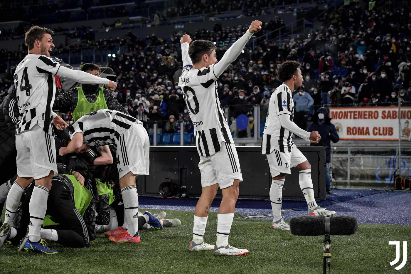 Jogadores da Juventus comemorando