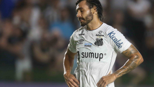 Jogador do Santos lamenta resultado na Vila Belmiro
