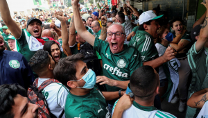 Torcedores do Palmeiras comemoram vitória sobre o Al Ahly pelo Mundial de Clubes