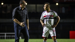 Rogério Ceni e Rafinha conversam durante empate do São Paulo com a Inter de Limeira