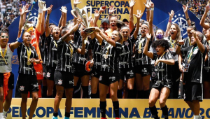 Jogadoras do Corinthians comemoram título inédito da Supercopa Brasil