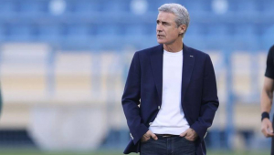 Al Duhail disse que Luís Castro, alvo de Corinthians e Botafogo, permanecerá no clube