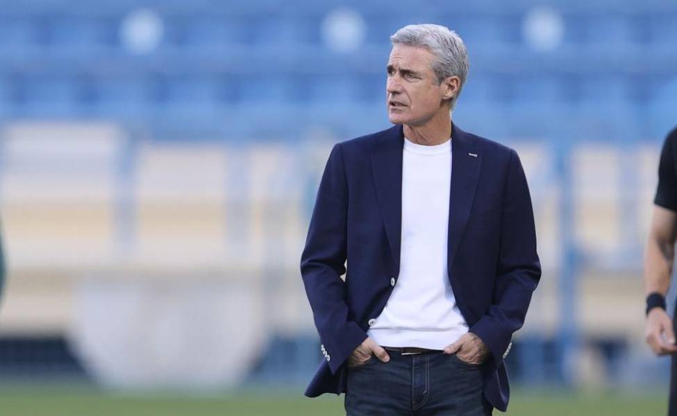 Al Duhail disse que Luís Castro, alvo de Corinthians e Botafogo, permanecerá no clube