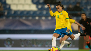 Marta marcou seu gol de número 117 pela seleção diante da Holanda, pelo Torneio Internacional da França