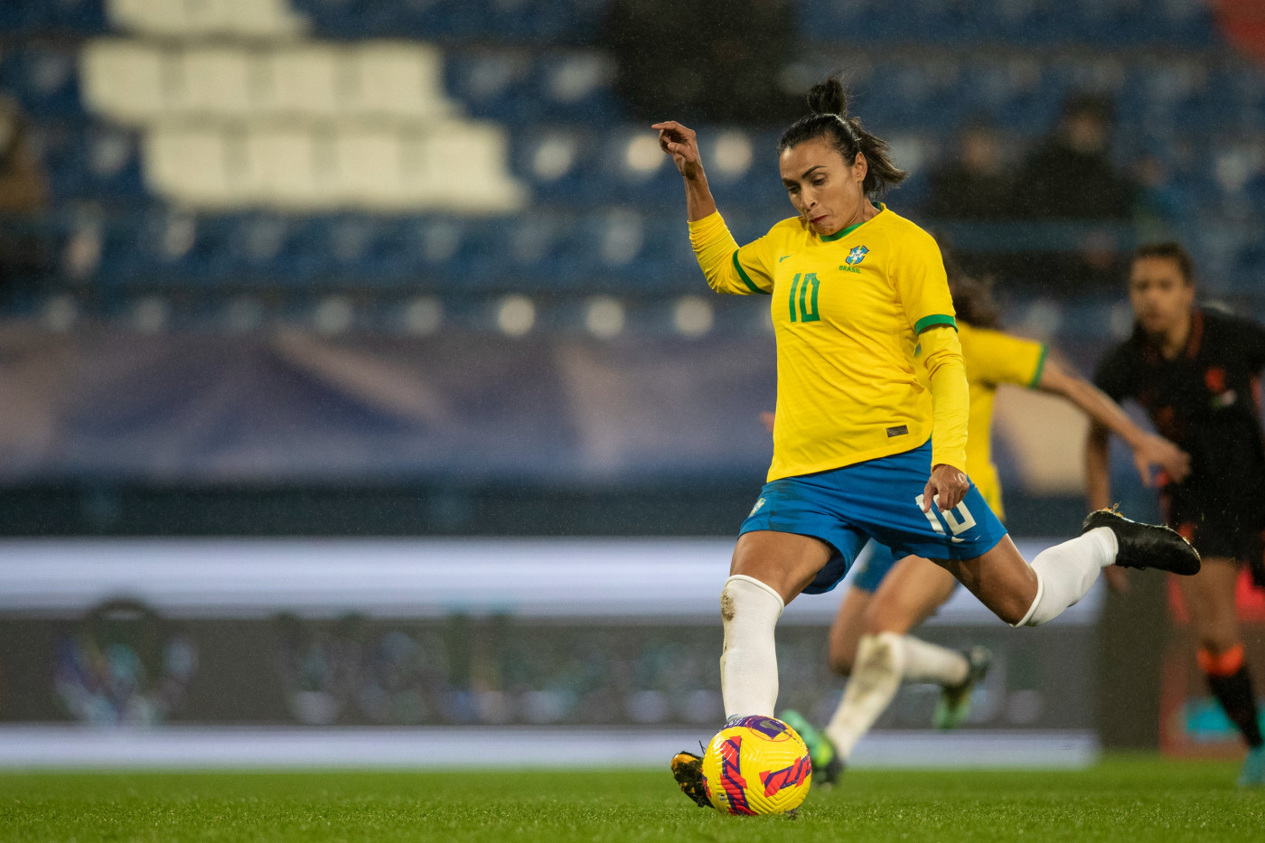 Marta marcou seu gol de número 117 pela seleção diante da Holanda, pelo Torneio Internacional da França