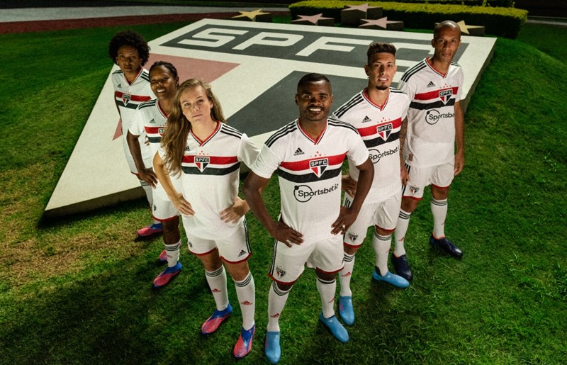 Novo uniforme do São Paulo comemora os trinta anos do primeiro título da Libertadores