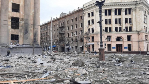 Bombardeio no centro de Kharkiv