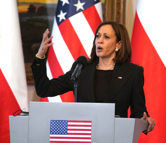 Após desistência de Biden, Kamala Harris ganha apoio de Bill e Hillary Clinton, mas ainda não tem o de Obama