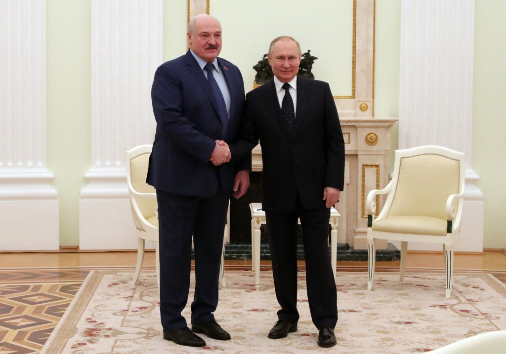 Alexander Lukashenko e Vladimir Putin