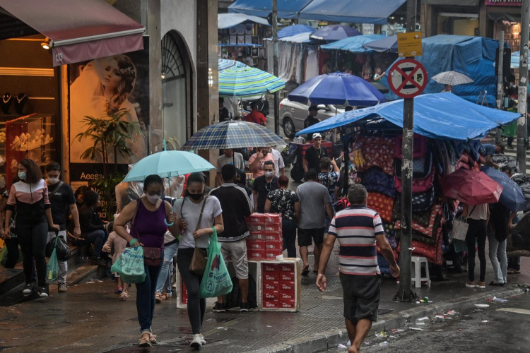 Setor de serviços no Brasil cresce e representa 57% dos empregos formais