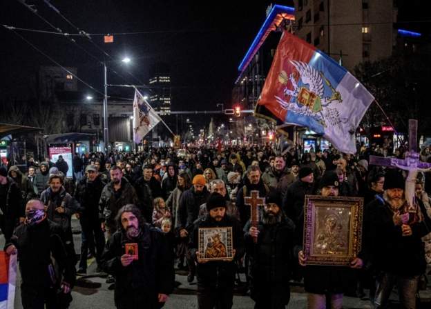 manifestação na sérvia
