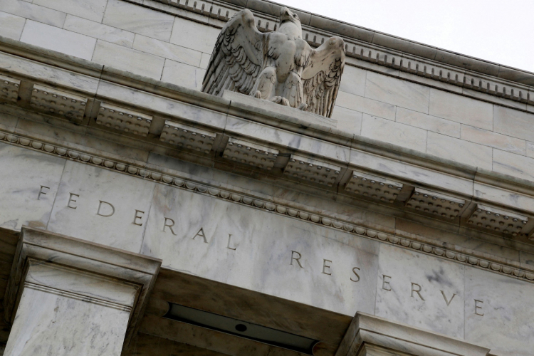 Fed mantém taxa de juros entre 5,25% e 5,5% pela quarta vez consecutiva