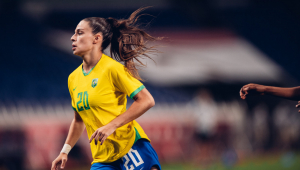 Giovana Queiroz durante jogo da seleção brasileira feminina na Tóquio-2020