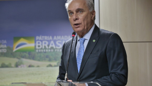 Marcos Montes fala em um púlpito após virar ministro da Agricultura