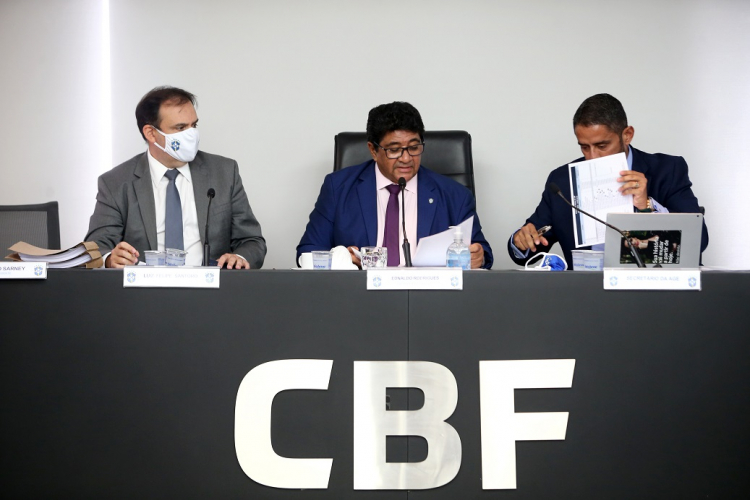Presidente da CBF admite problemas no VAR e diz que tem feito cobranças à Comissão de Arbitragem 3 age20220224010