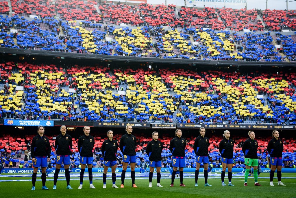 O jogo entre Barcelona e Real Madrid, válido pela Liga dos Campeões feminina, registrou recorde de público, com mais de 91 mil pessoas presentes no Camp Nou