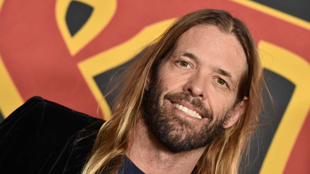 Taylor Hawkins, baterista do Foo Fighters, morre aos 50 anos