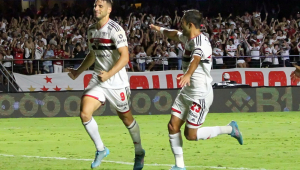 Jonathan Calleri comemora gol marcado com a camisa do São Paulo na final do Paulista diante do Palmeiras