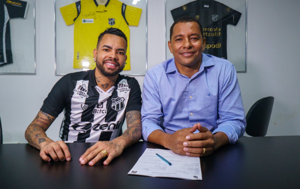 Ceará oficializa a contratação de Dentinho, ex-Corinthians