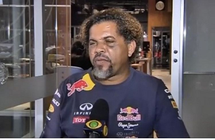 Givaldo Alves de Souza dando entrevista