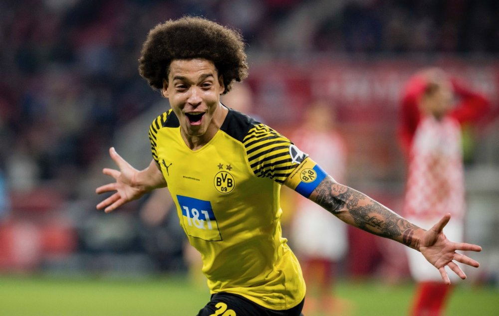 Witsel festeja gol marcado pelo Dortmund contra o Mainz pelo Campeonato Alemão