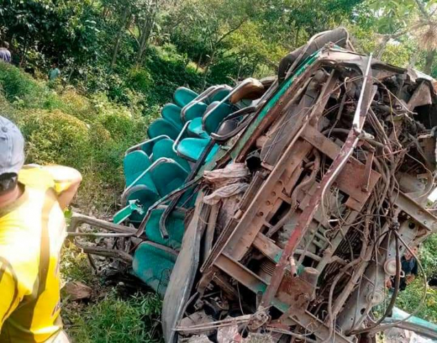 Acidente com ônibus escolar mata seis crianças na Colômbia 3 fofwibtxsau4knf 39678414 20220322184048