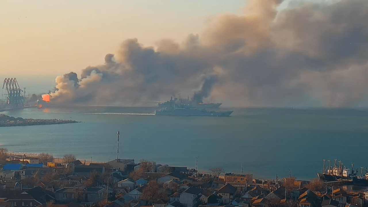 Ucrânia ataca embarcação militar russa