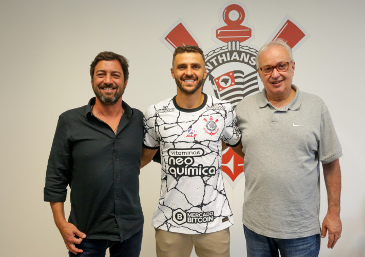 Júnior Moraes é registrado no BID e está livre para estrear pelo Corinthians 7 jr.moraes
