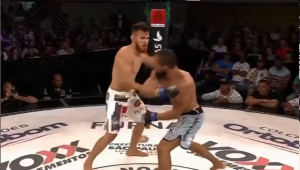 Cena de vídeo promocional do Jungle Fight mostra luta entre dois lutadores