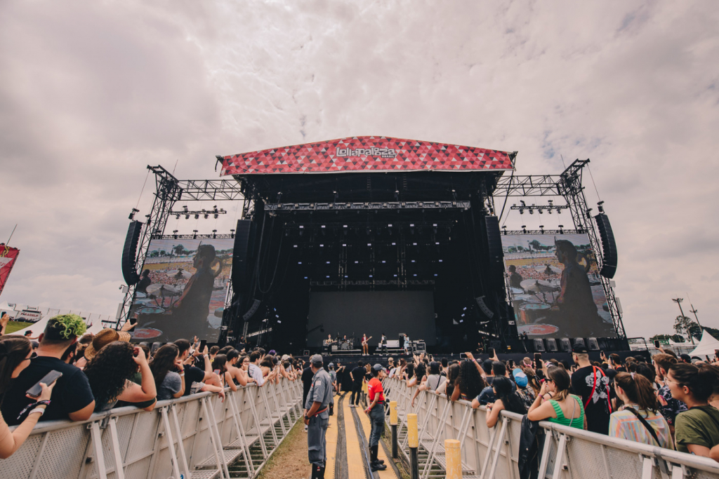 Palo do Lollapalooza com a platéia dividida ao meio