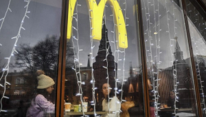 McDonald's amplia sanção e anuncia retirada total da Rússia após 30 anos de operação