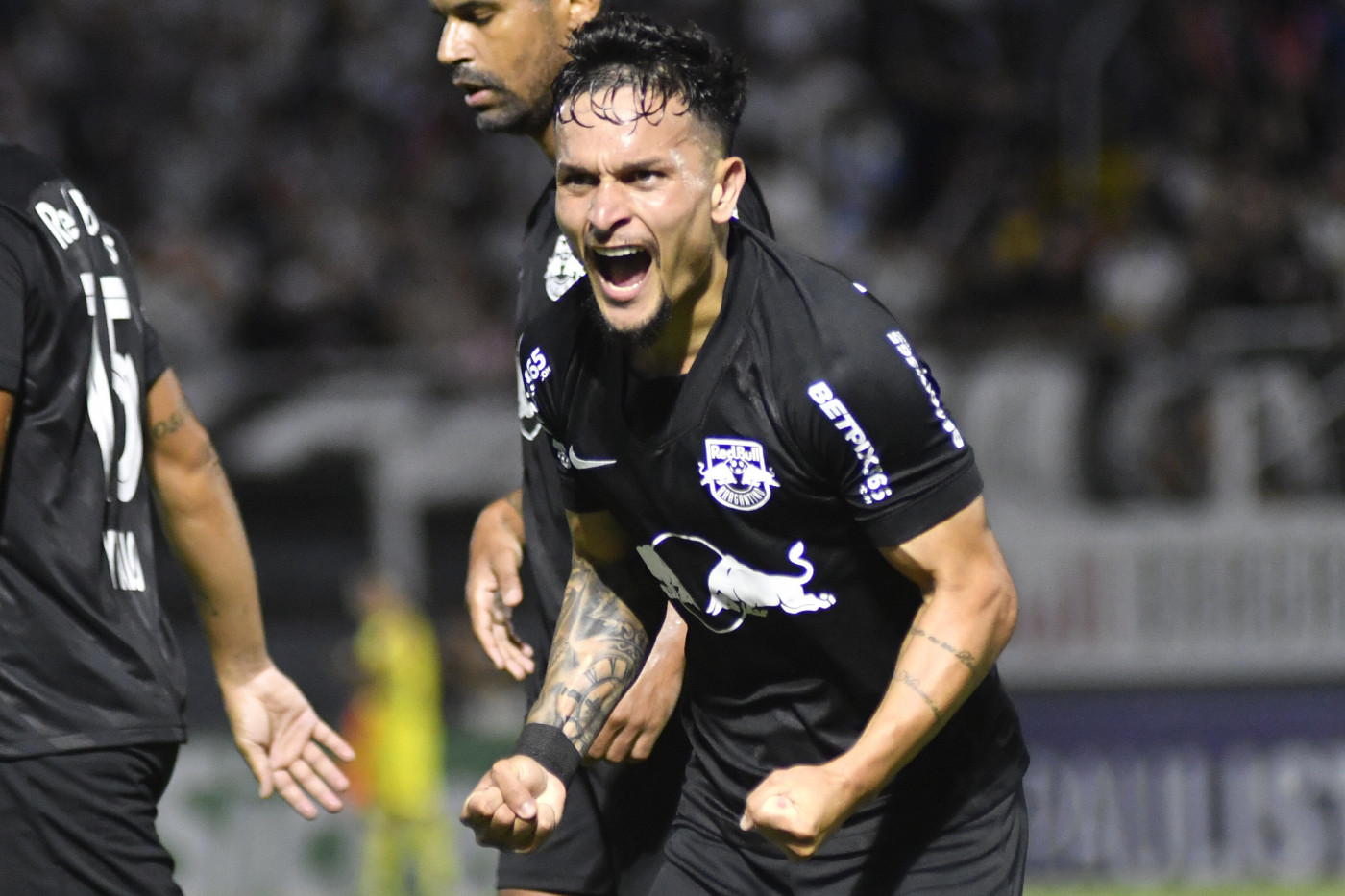 Corinthians vence RB Bragantino e conquista Copa Paulista