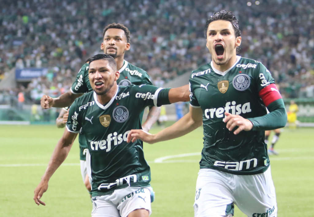 Raphael Veiga marcou o gol da vitória do Palmeiras contra o Santos, pelo Campeonato Paulista