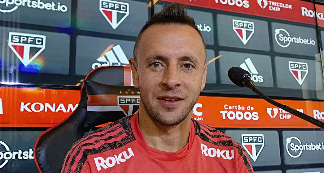 Rafinha concedeu entrevista coletiva no São Paulo