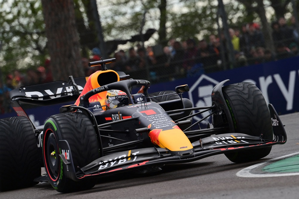 O piloto holandês da Red Bull Racing, Max Verstappen, pilota durante o Grande Prêmio de Fórmula 1 da Emilia Romagna