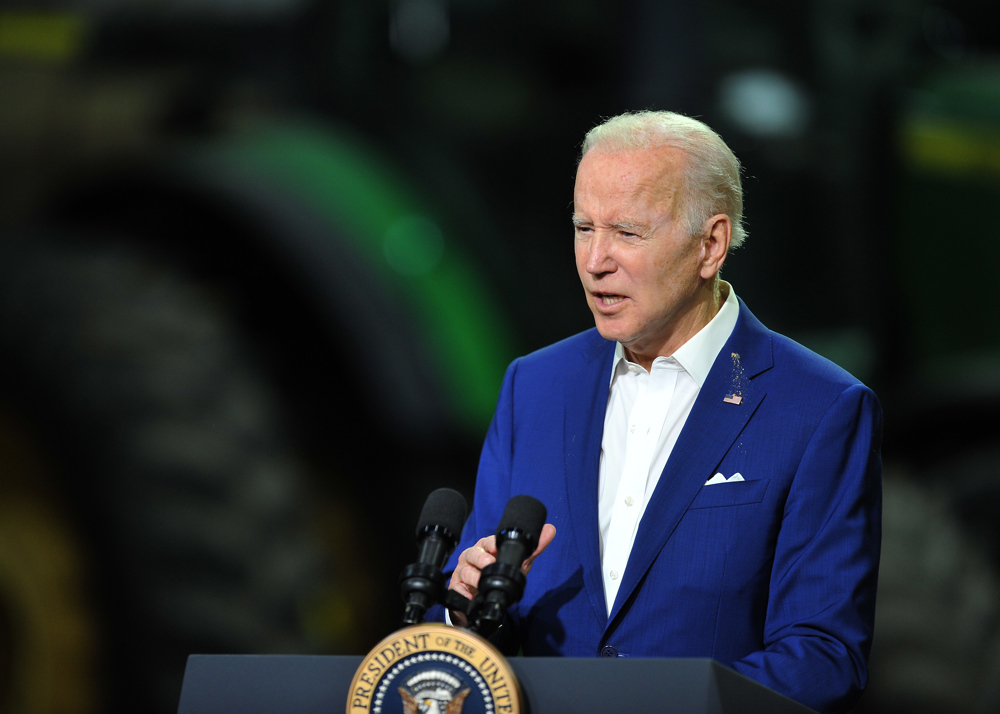 Joe Biden, presidente dos Estados Unidos, fala em púlpito