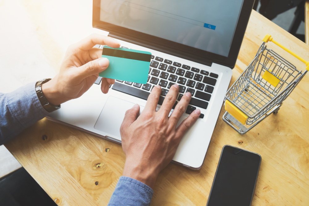 Empresários cobram maior taxação de compras em lojas online do exterior