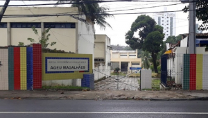 Entrada do Colégio Ageu Magalhães