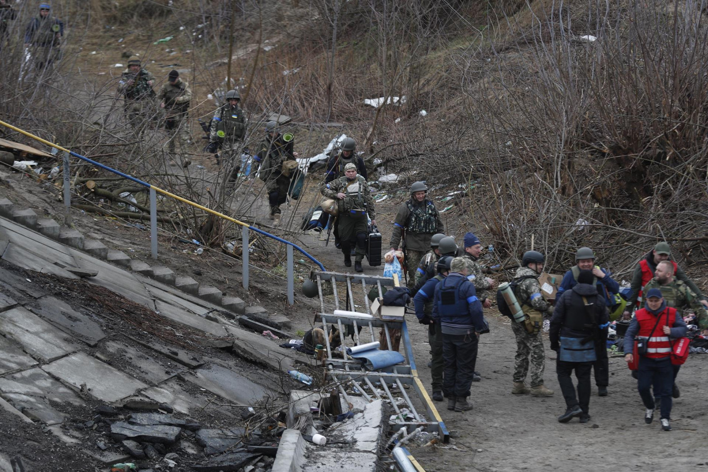 2.700 civis ucranianos foram evacuados neste sábado, 2, em meio aos ataques russos na região de Lugansk
