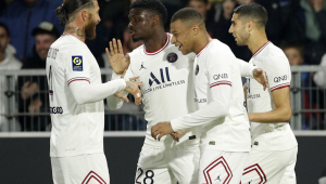 PSG venceu o Angers com gols de Mbappé e Sergio Ramos