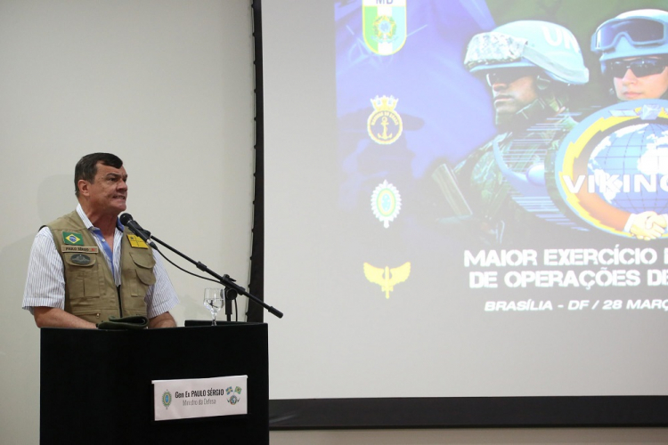 O Ministro da Defesa Paulo Sérgio Nogueira de Oliveira durante Treinamento Viking 22 no Comando Militar do Planalto