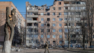 Prédio bombardeado na Ucrânia