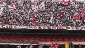 Antes de decisão do Campeonato Paulista, mais de 21 torcedores do São Paulo compareceram ao Morumbi para apoiar o time