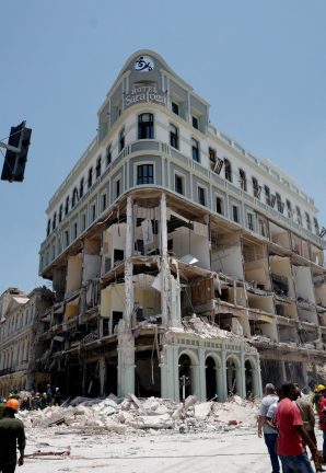 Hotel Saratoga, em Havana, ficou destruído após explosão