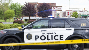 FBI diz que está investigando o tiroteio em Buffalo, no Estado de Nova York, como um 'crime de ódio'